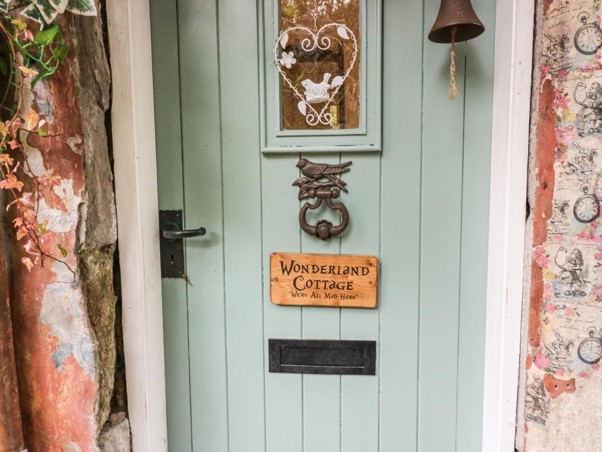 B&B Cupar - Wonderland Cottage - Bed and Breakfast Cupar
