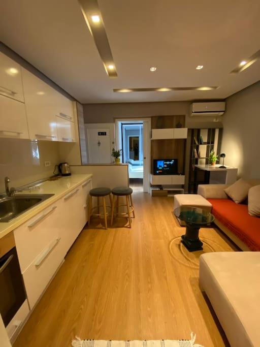 TOKAapartment - Bed and Breakfast Tirana