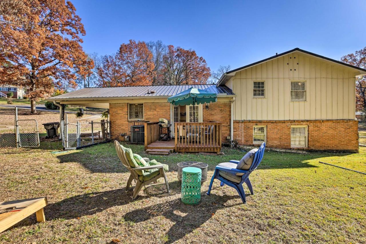 Modern Birmingham Escape with Yard and Fire Pit! - B&B