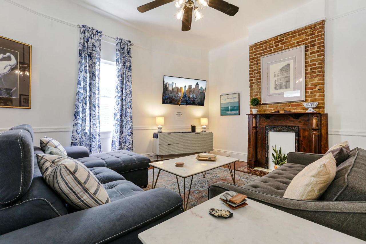 B&B New Orleans - Uptown Spacious 4BD/3BA with Historic Charm - Bed and Breakfast New Orleans