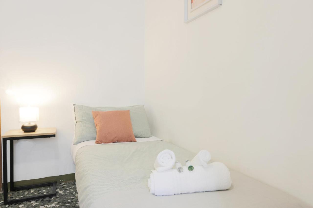 Camera Singola con Bagno in Comune