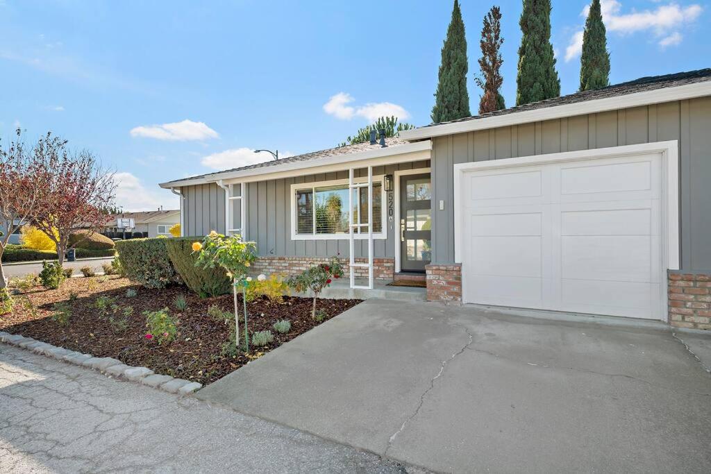 Chic and Comfy Home in the Heart of Silicon Valley - Bed and Breakfast