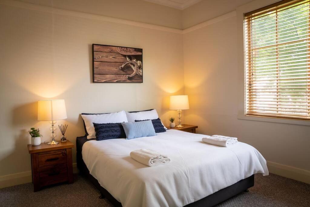 B&B Blayney - Blayney Retreat-Central & Comfortable - Bed and Breakfast Blayney