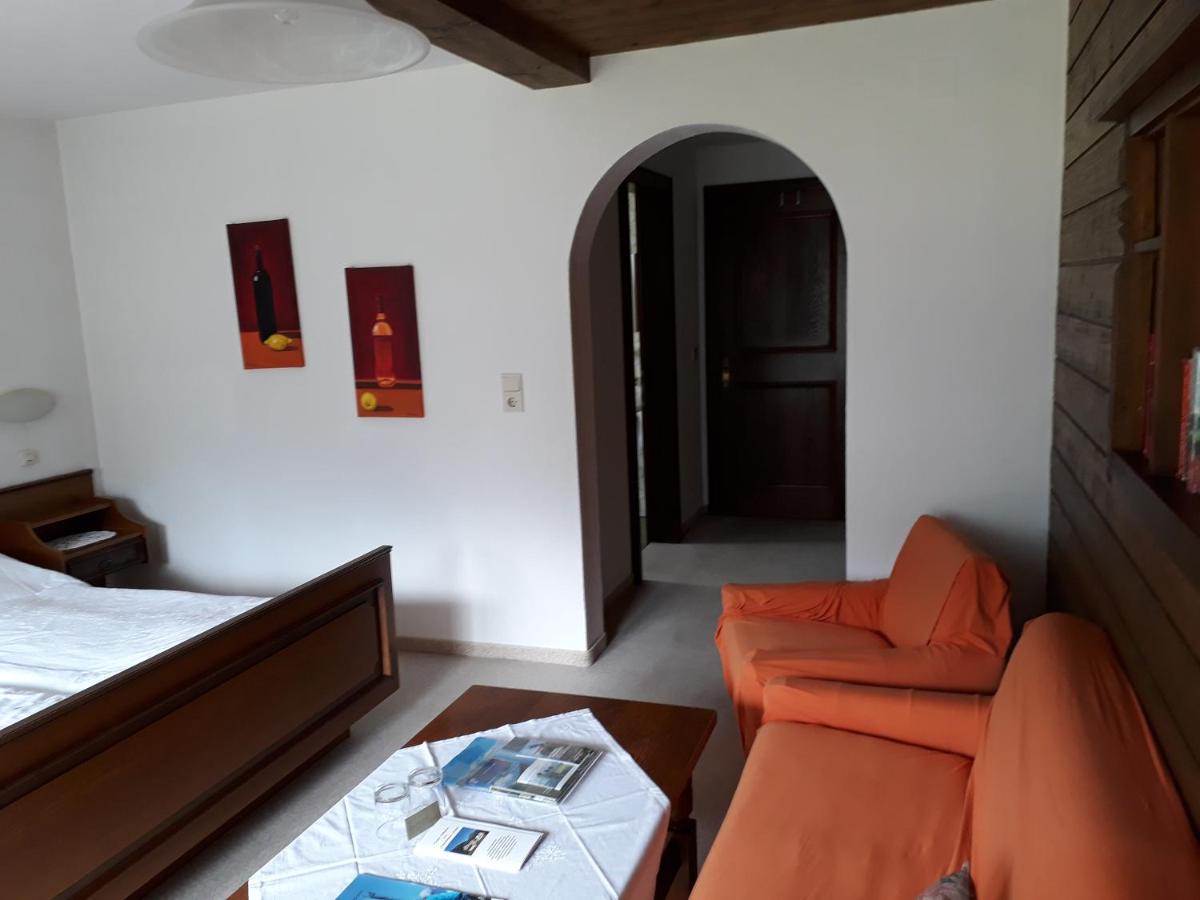 Doppelzimmer mit Balkon