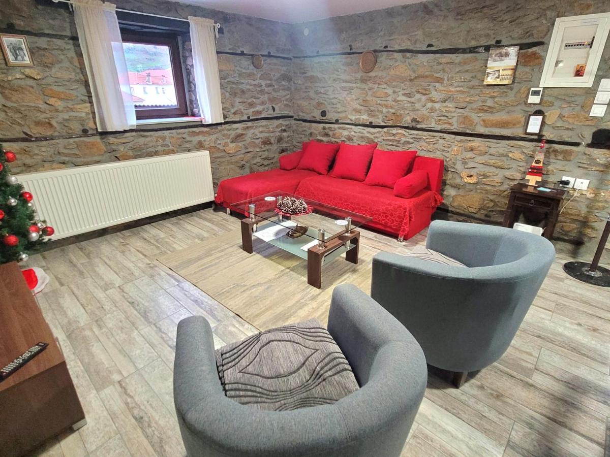 B&B Florina - Traditional Stone Villa "To Petrino" - Bed and Breakfast Florina