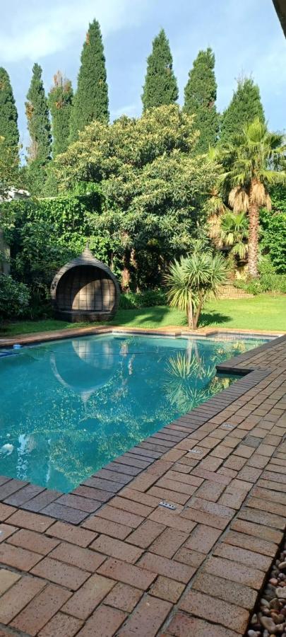 B&B Johannesburg - Matina Guest House - Bed and Breakfast Johannesburg