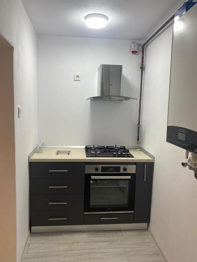 Double D Apartments - Bed and Breakfast