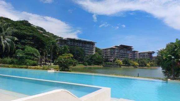 B&B Nasugbu - Pico De Loro Condo Unit - Bed and Breakfast Nasugbu