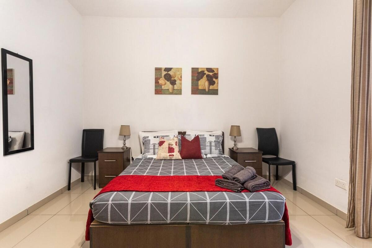Superbly Located Cosy 2-Bedroom Apartment Valletta - B&B