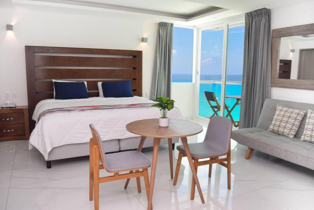 B&B Cancún - Hermoso estudio frente al mar, balcon, gym 3504 - Bed and Breakfast Cancún