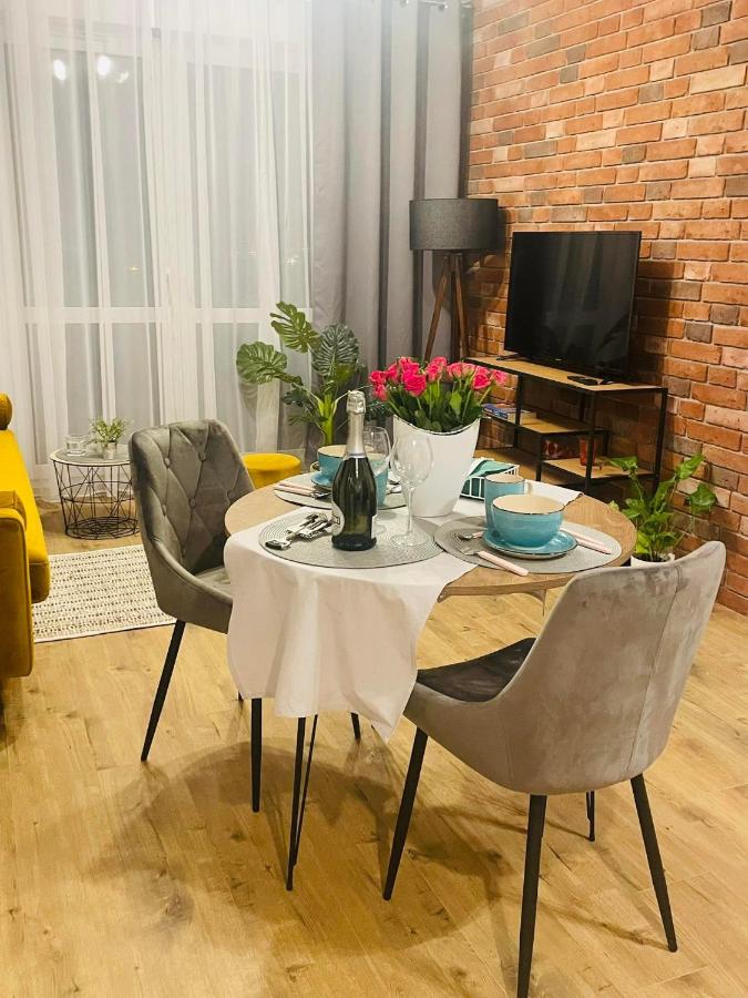 Lotus Apartments NaturaApart garaż - B&B Ostrołęka