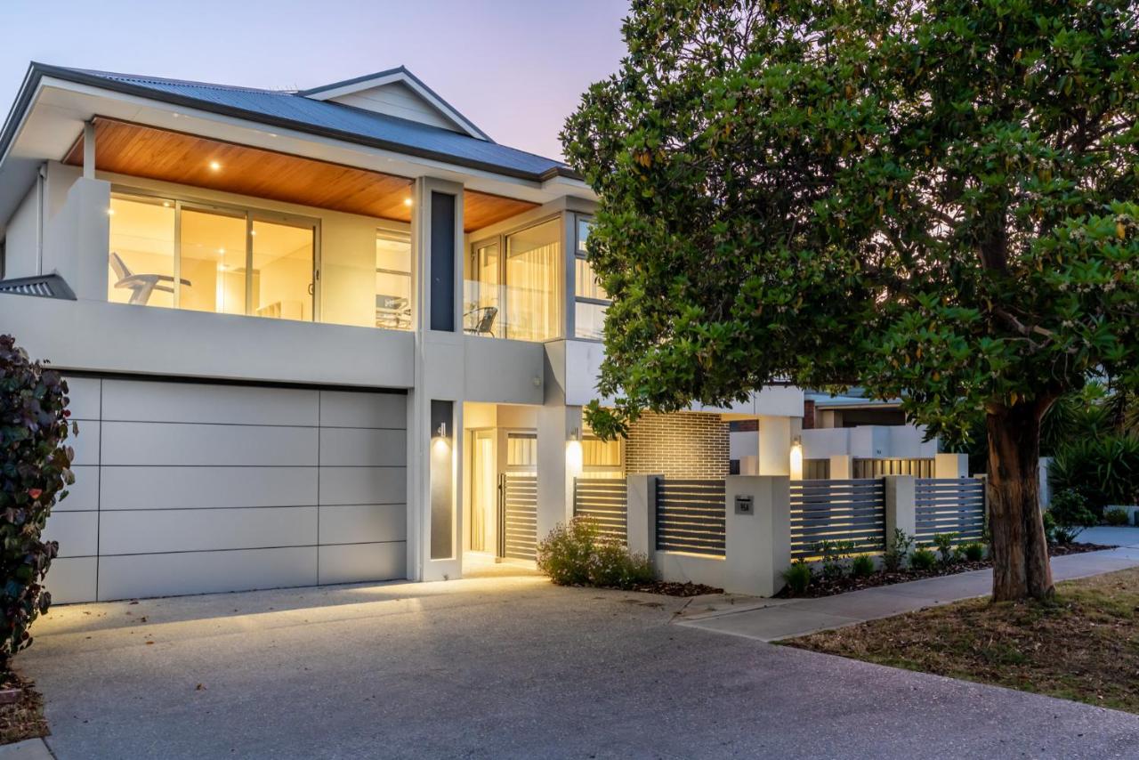 Family Vacation Escapade Shops Beach and Sun Await - B&B Perth