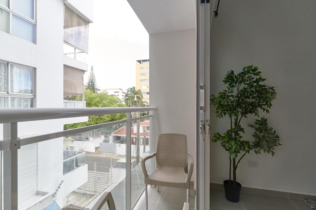 Dom. Rep. Exclusive 2 bed Apt. Evaristo Morales - B&B