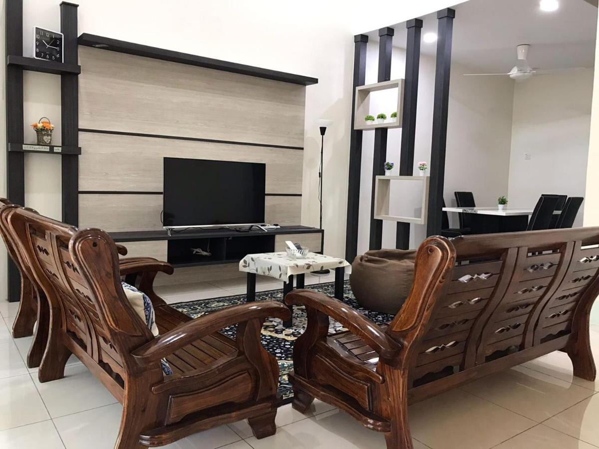Koolest homestays Meru - B&B