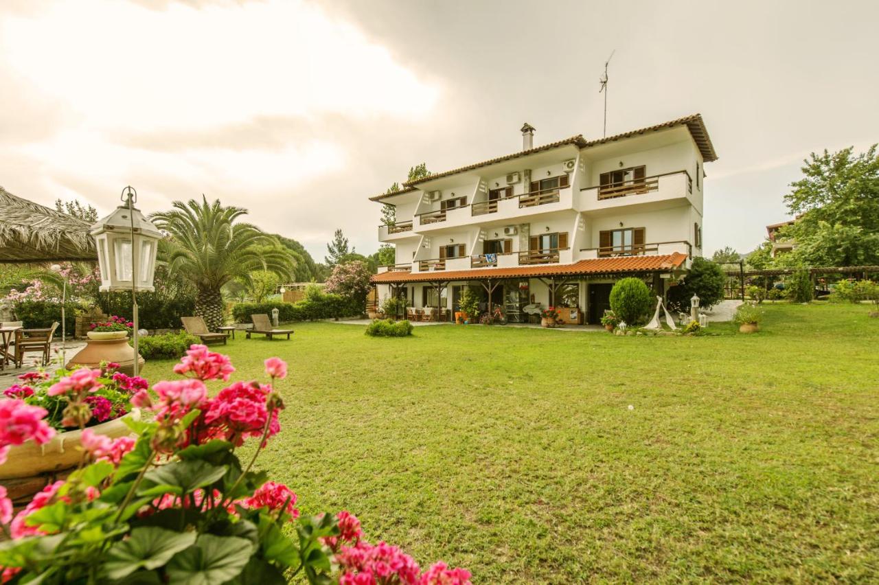 Christaras Apartments - B&B