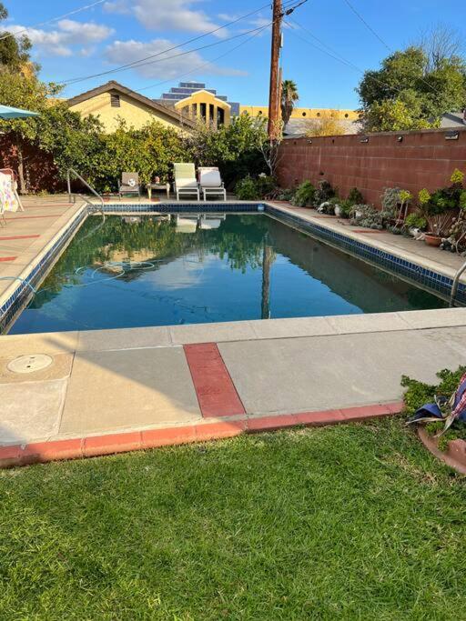 Luxury Oasis Home w/Pool Near CSUN-6 Guests - B&B North Hills