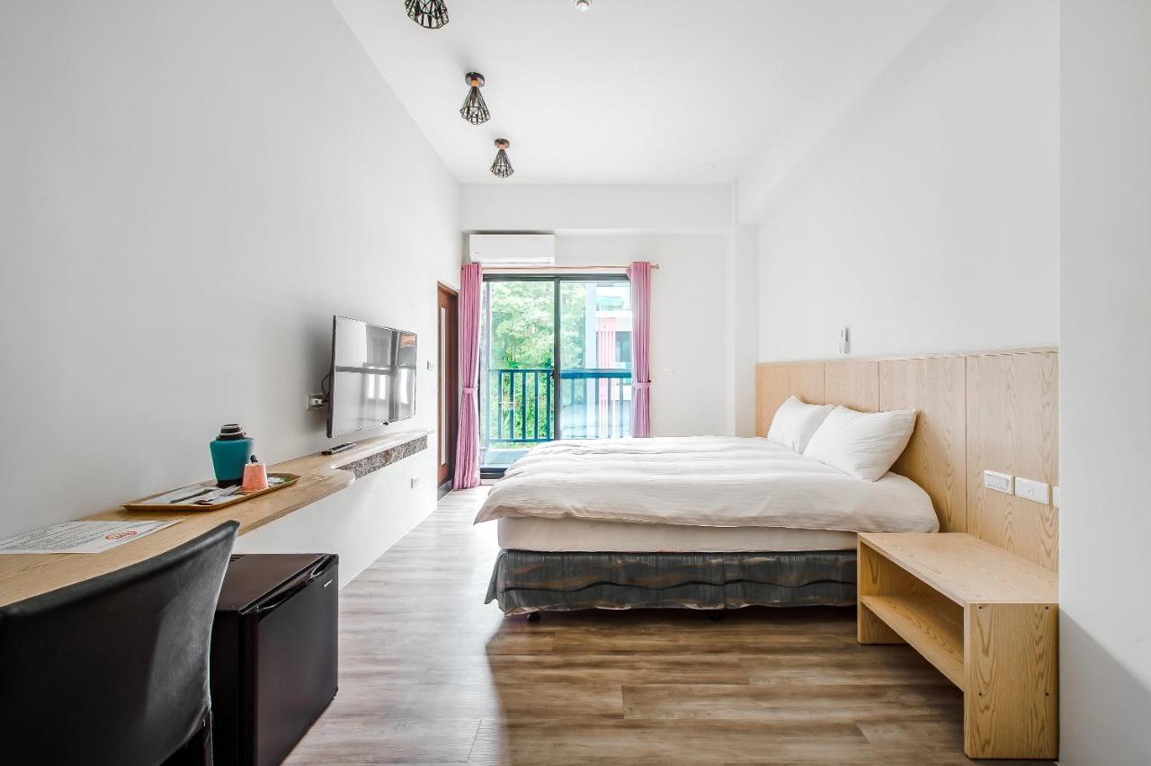 Deluxe Double Room with Balcony with Street View
