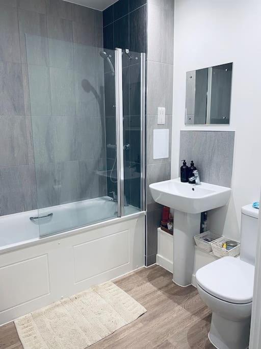 Stunning 1 Bed Luxury Apartment - B&B Erith