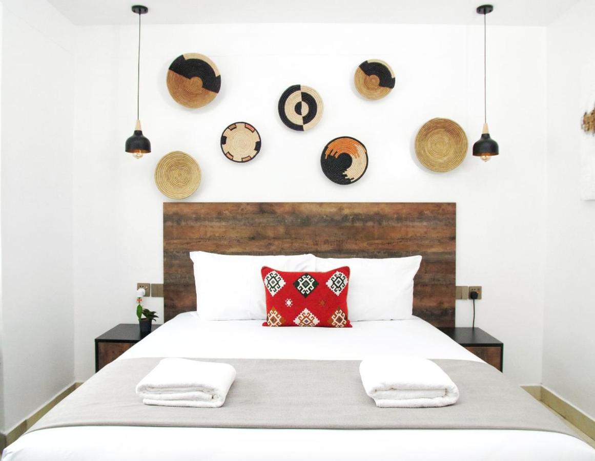 Deluxe One-Bedroom Apartment
