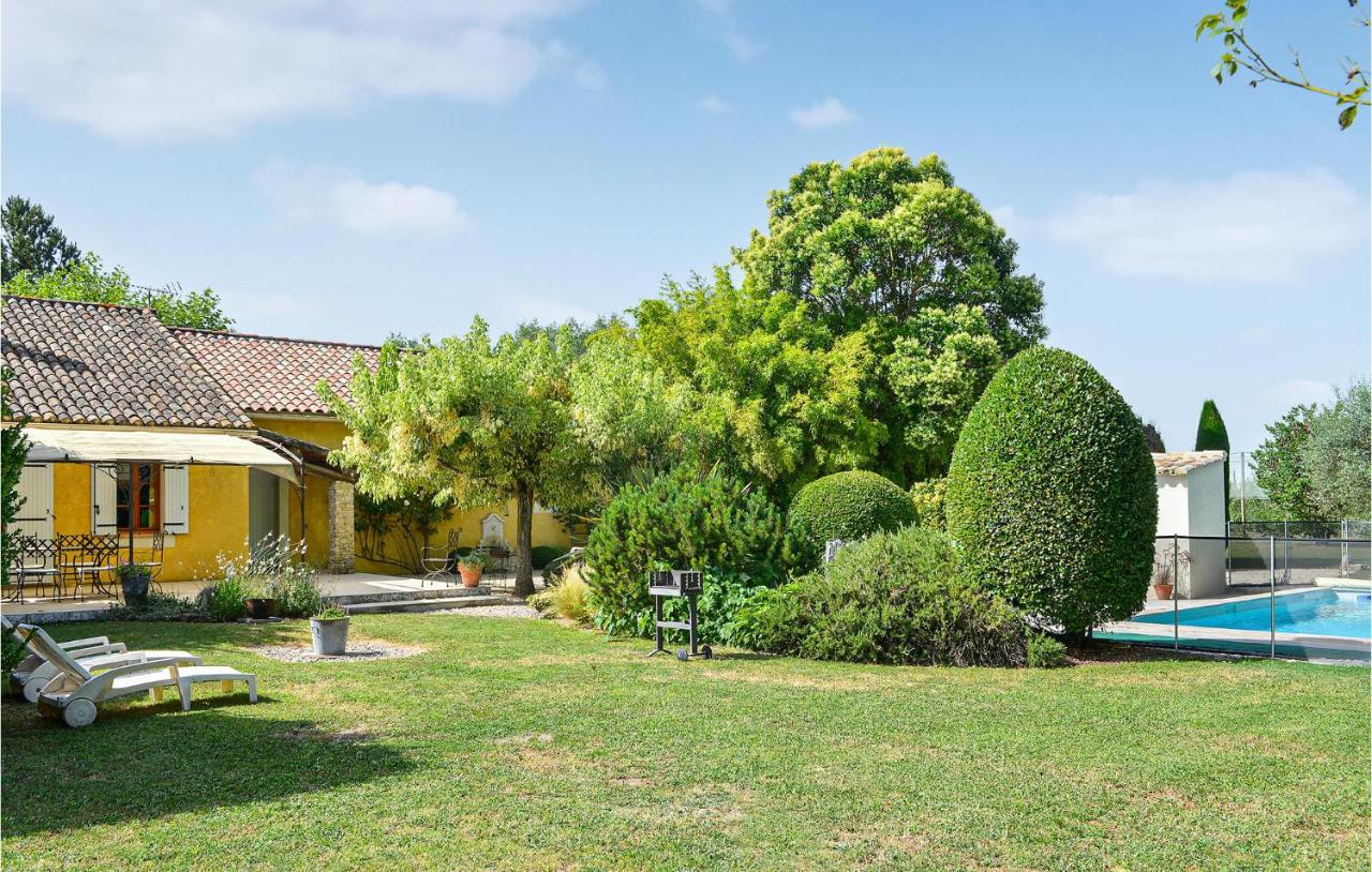 B&B Pernes-les-Fontaines - Beautiful Home In Pernes Les Fontaines With Wifi, Private Swimming Pool And Outdoor Swimming Pool - Bed and Breakfast Pernes-les-Fontaines