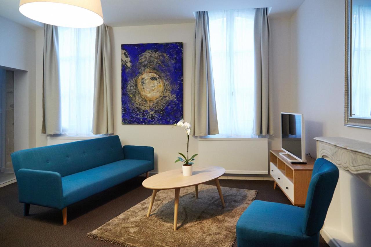 Appartement de Luxe au 2ème Étage - Côté Rue