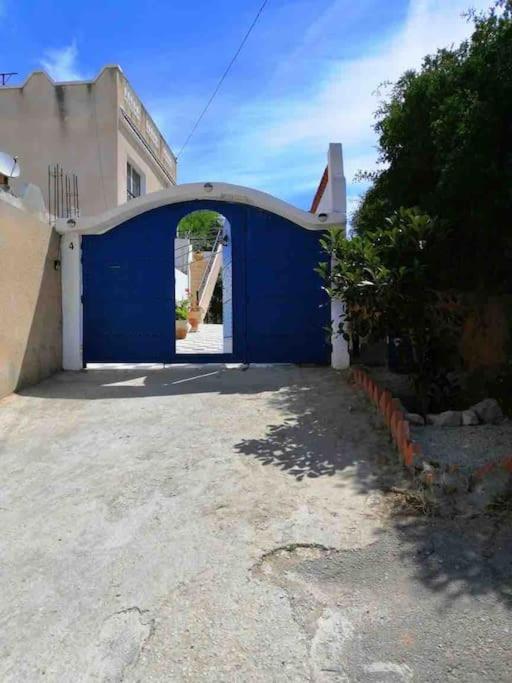 Maison à El Omrane . - B&B