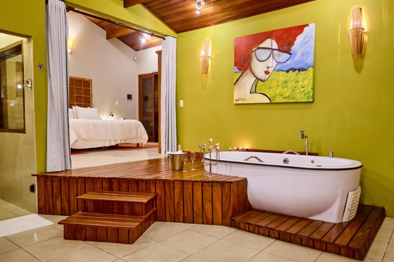 Suite mit Kingsize-Bett mit Whirlpool
