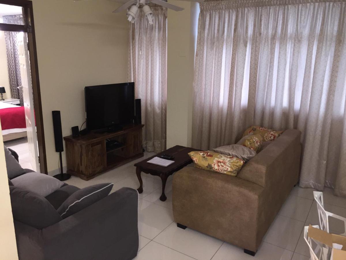 South Coast Beachfront Holiday Apartment - B&B eManzimtoti