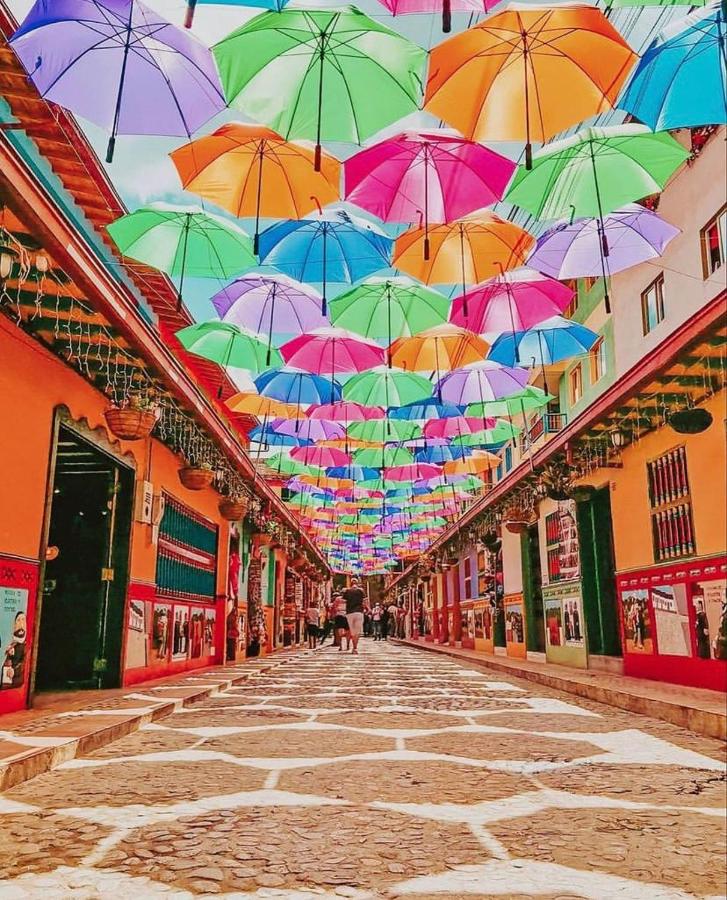 Noches de Guatapulco - B&B Guatapé