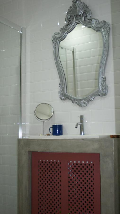 Habitación Doble con vistas a la ciudad y baño privado externo - 2 camas