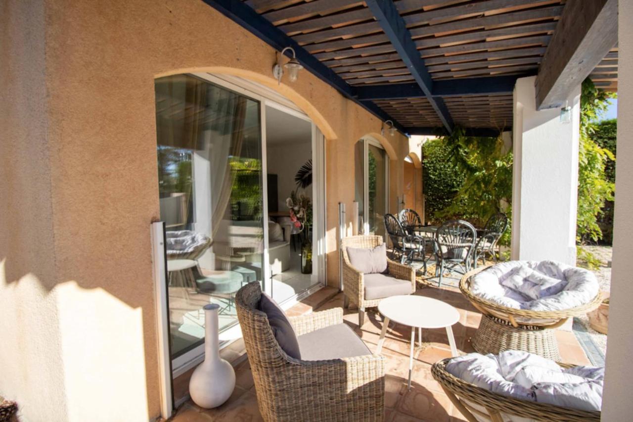 B&B Fréjus - Quiet villa with garden and terrace in Fréjus - Bed and Breakfast Fréjus