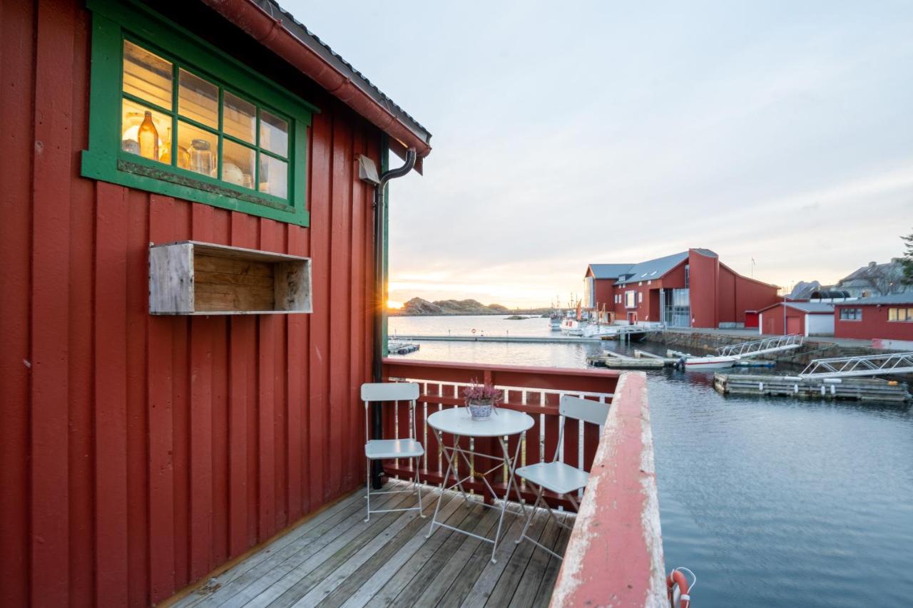 Lofoten- Fishermans lodge with a view - B&B Stamsund