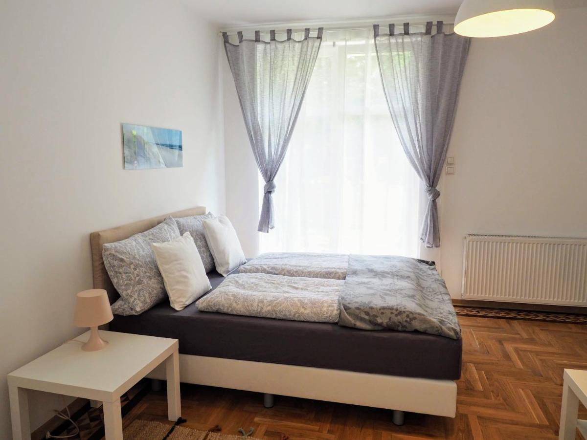 City Villa Schönbrunn Apartments - Contactless 24h Check-In - Bed and Breakfast