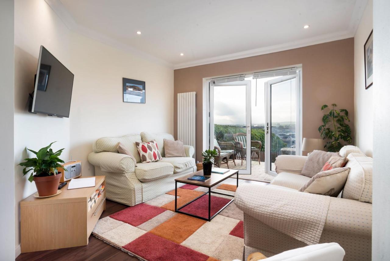 Fell View - Dog-Friendly House, Enclosed Garden & Great Views - B&B