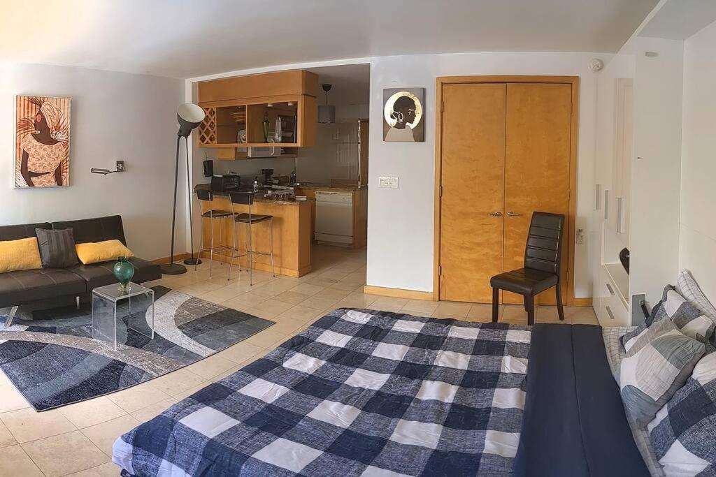Cozy studio, walk to the beach, restaurants, bars - B&B