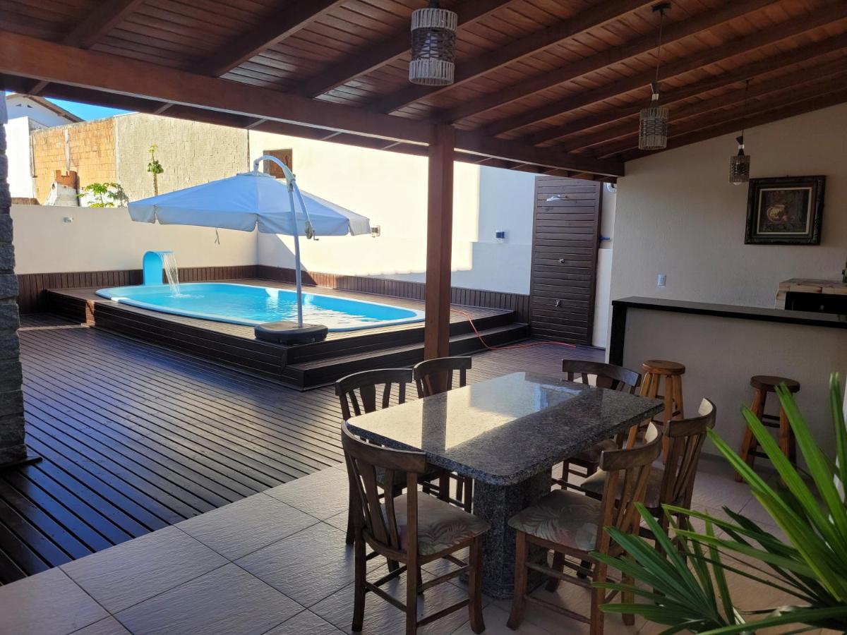 Casa Bombinhas com Piscina - Chambres d’hôtes Bombinhas