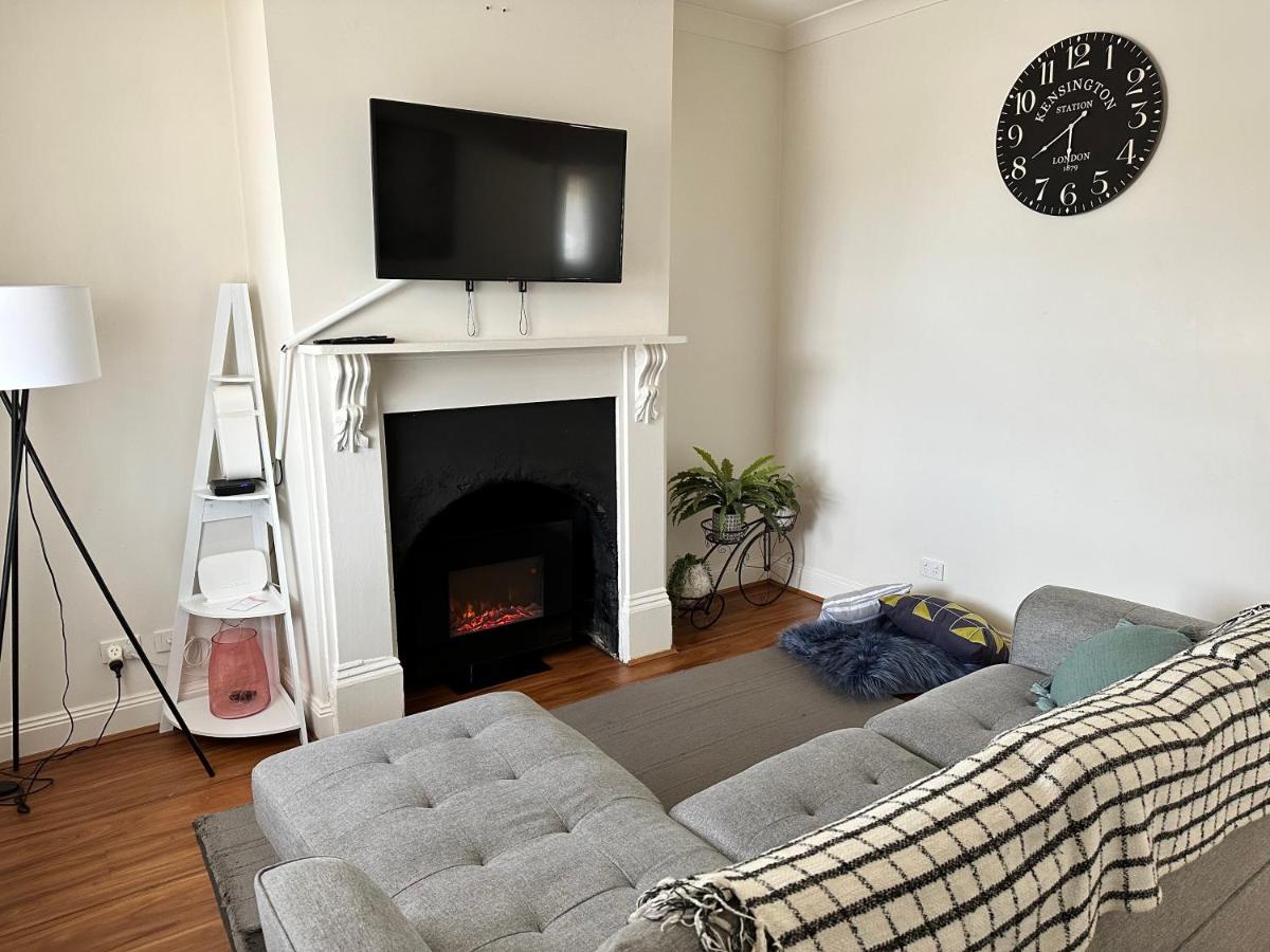 Cornelias Cottage Mount Gambier Central - B&B