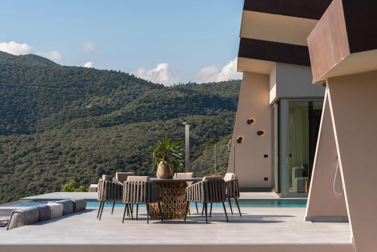 EGO Villas Lefkada - B&B Évyiros
