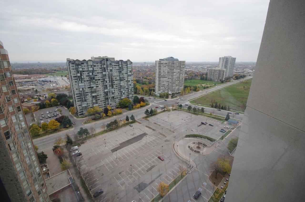 Royal Stays Furnished Apartments - Square One - B&B Mississauga