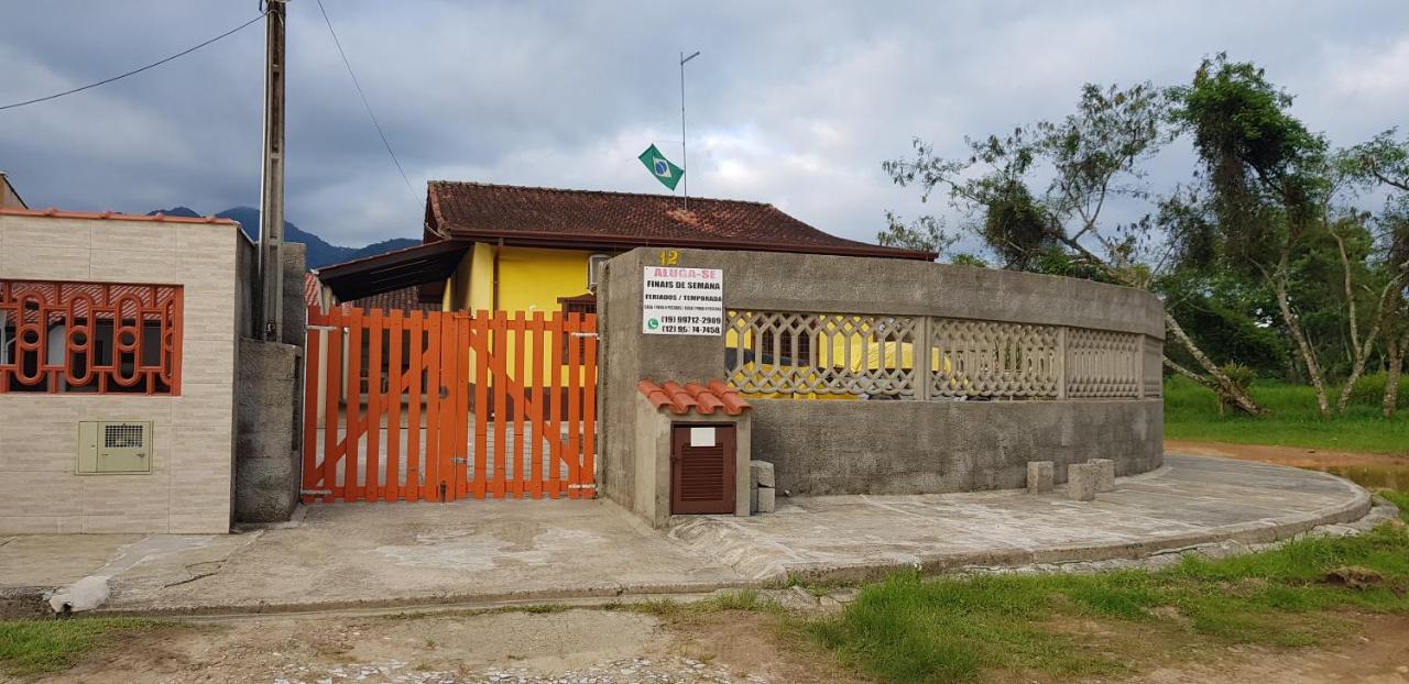 casa amarela de maranduba 1 - B&B Ubatuba