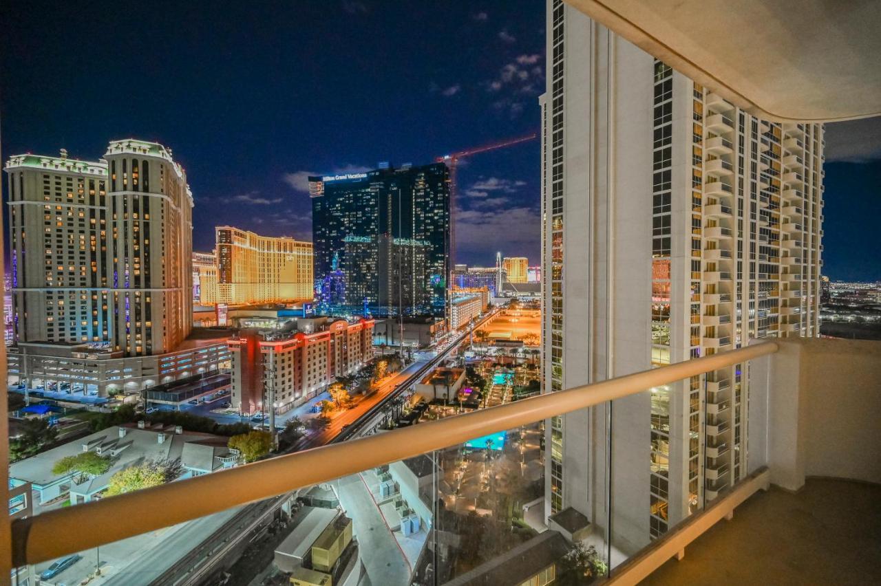 MGM Signature Towers, Balcony Suite, Strip View - NO RESORT FEES! - B&B