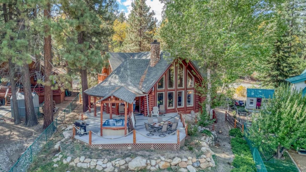080 - Moonshadows Log Cabin - Meredith Lodging - Bed and Breakfast Big Bear Lake