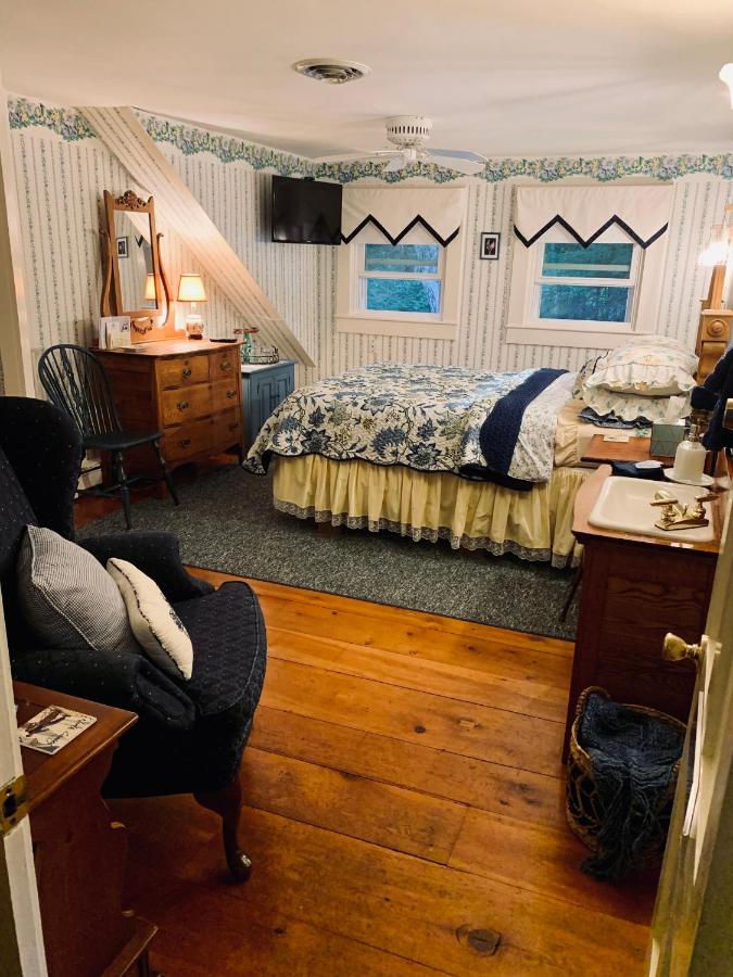 Queen Room
