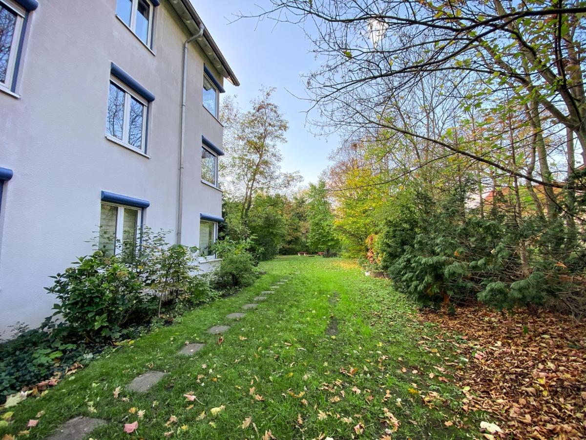 Wohlfühl-Apartment mit kostenfreier Tiefgarage, WiFi & Terrasse - B&B Lipsia
