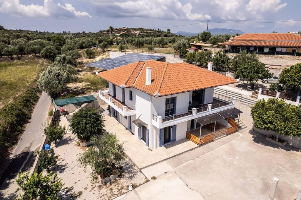 Nenes Apartment - B&B Koróni