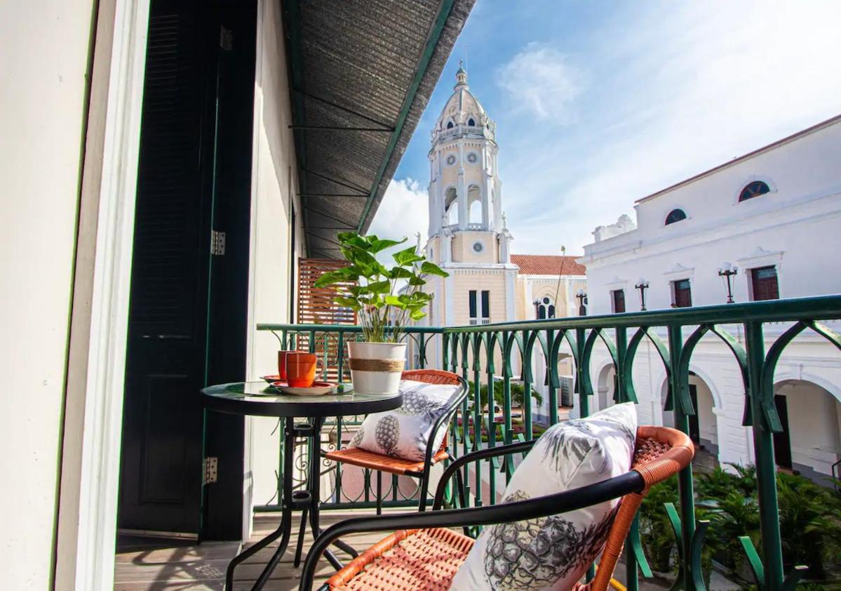 AmazINN Places Casco Viejo unique Desing and Pool III - B&B