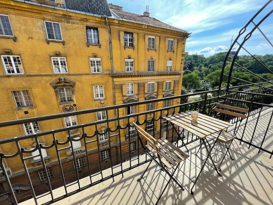 Studio27 - Apartment with balcony at the Buda castle - B&B Budapest