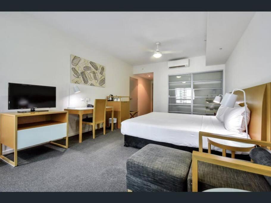 B&B Darwin - Executive Studio Darwin CBD (Water Views) - Bed and Breakfast Darwin