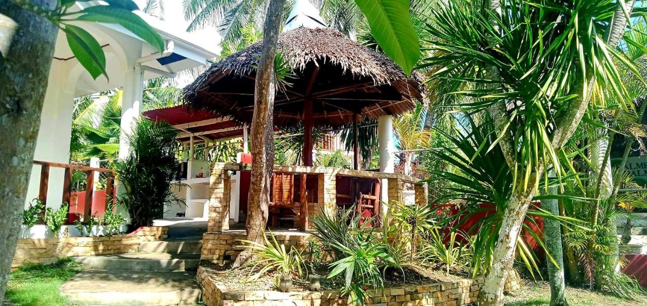 Palmera Palma Private 1-BR Bungalow in Moalboal - B&B