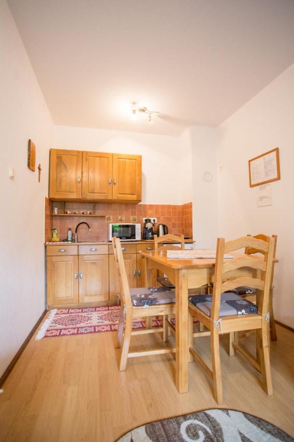 Estudio con vistas al jardín